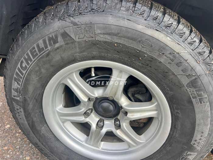 Mitsubishi Pajero 2000 thumbnail 6