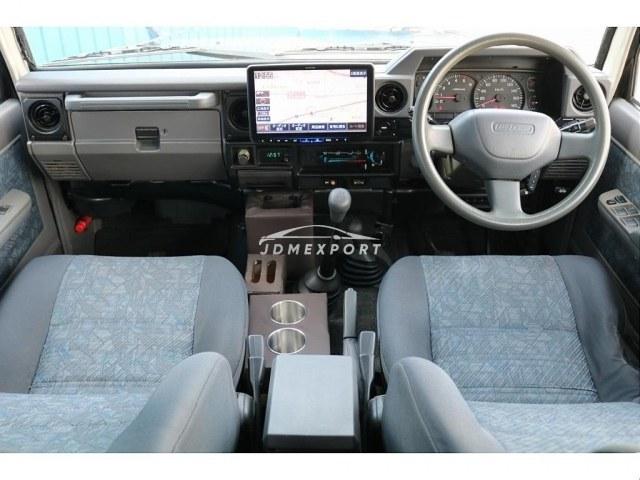 Toyota Land Cruiser 1999 thumbnail 3