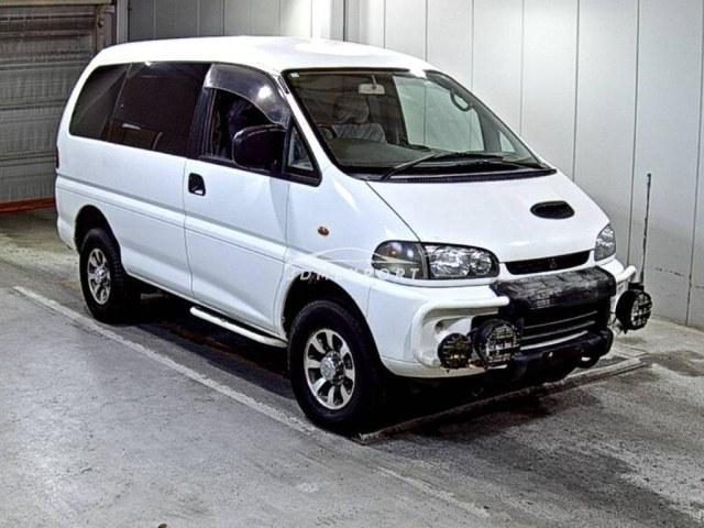 1996 Mitsubishi Delica Spacegear PE8W