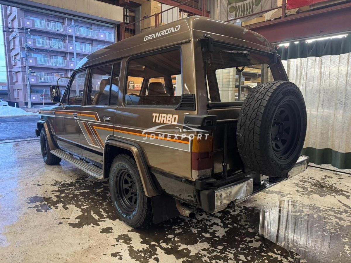 Nissan Safari 1986 thumbnail 6