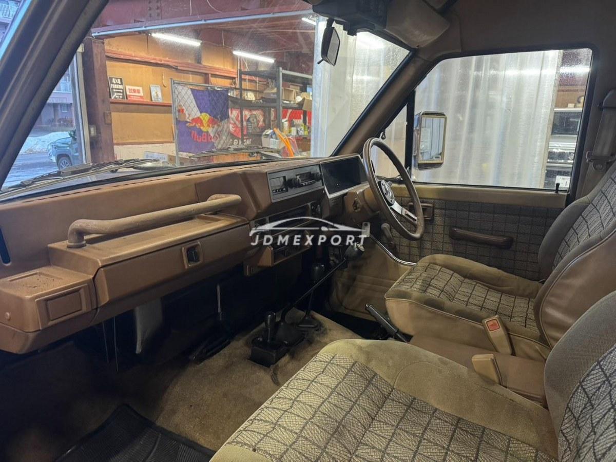Nissan Safari 1986 thumbnail 9