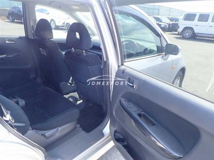 Honda Stream 2001 thumbnail 16