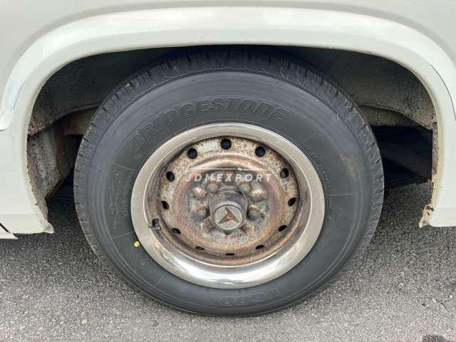 Toyota Hiace Van 1984 thumbnail 5