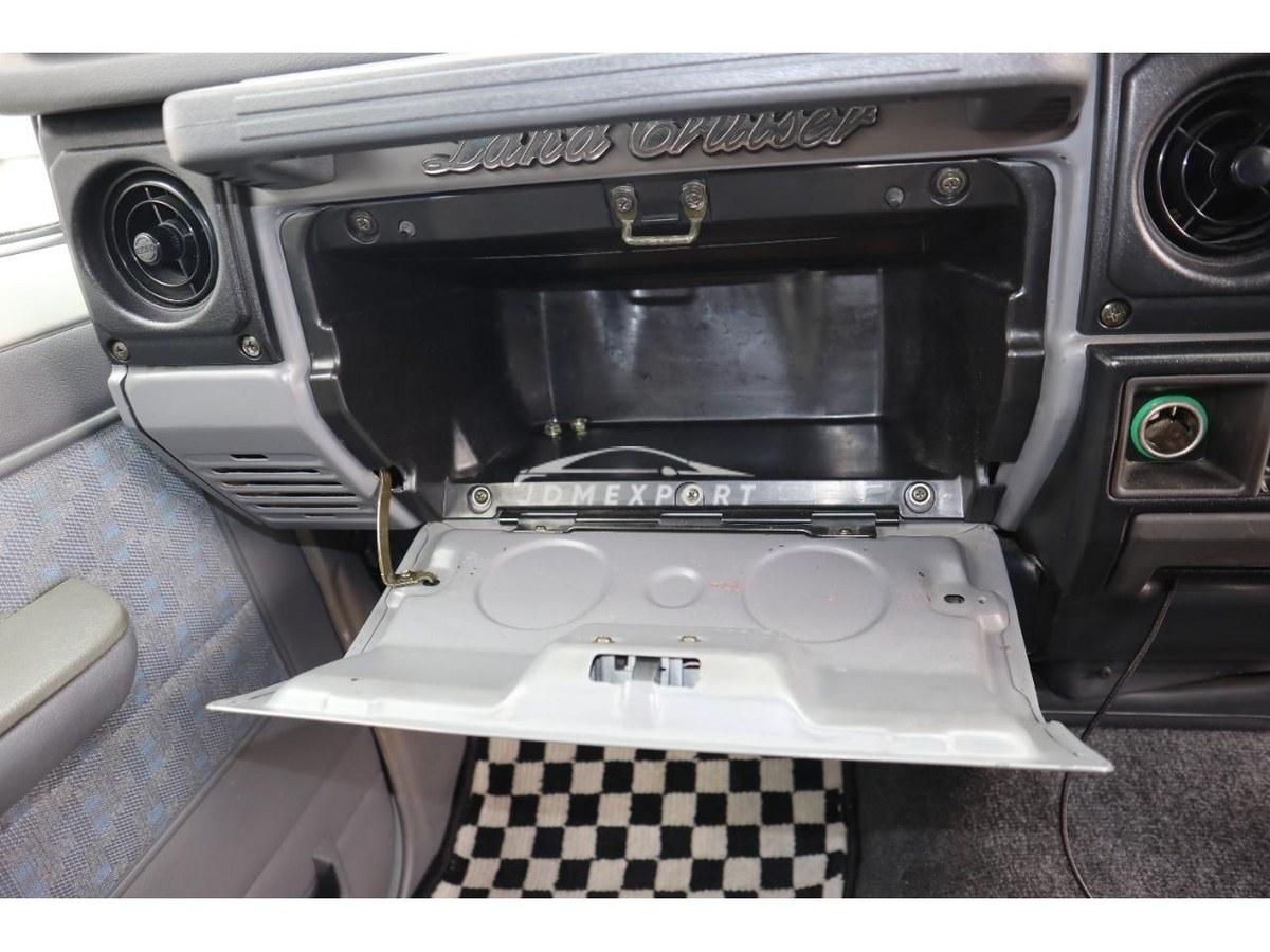 Toyota Land Cruiser 70 2000 thumbnail 40