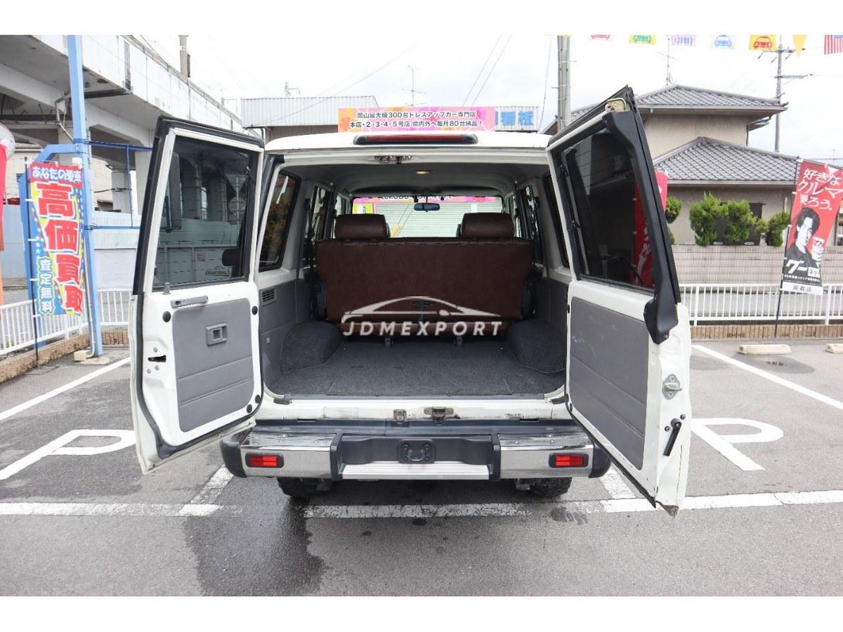 Toyota Land Cruiser 70 2000 thumbnail 9