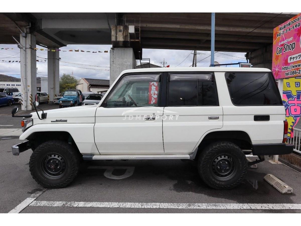 Toyota Land Cruiser 70 2000 thumbnail 5