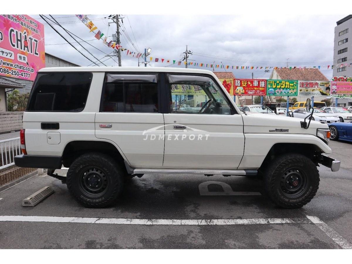 Toyota Land Cruiser 70 2000 thumbnail 4