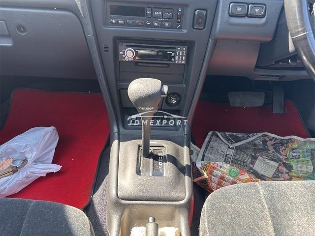 Nissan Maxima 1990 thumbnail 16
