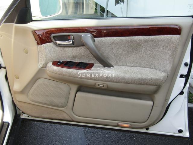 Toyota Crown Majesta 2001 thumbnail 28