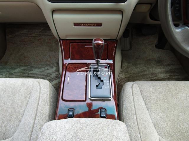Toyota Crown Majesta 2001 thumbnail 5