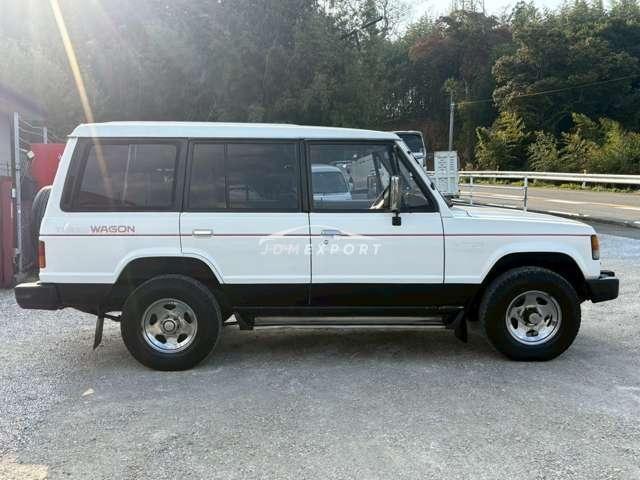 Mitsubishi Pajero 1987 thumbnail 4