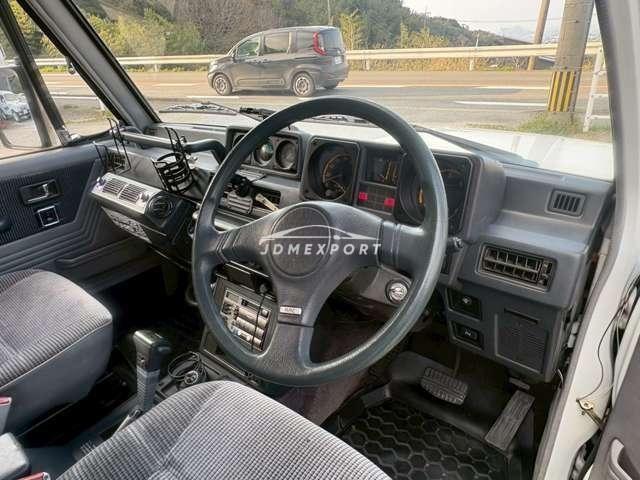 Mitsubishi Pajero 1987 thumbnail 10
