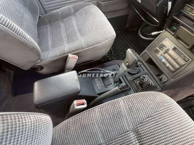 Mitsubishi Pajero 1987 thumbnail 6