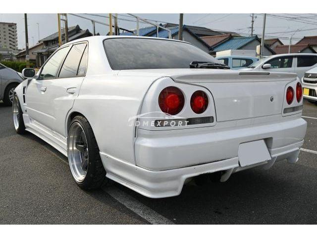 Nissan Skyline 2000 thumbnail 2