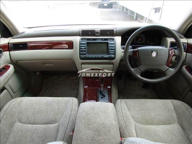 Toyota Crown Majesta 2001 thumbnail 3