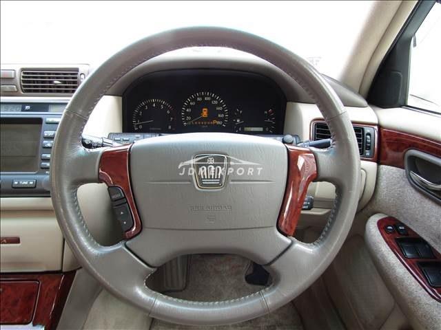 Toyota Crown Majesta 2001 thumbnail 2