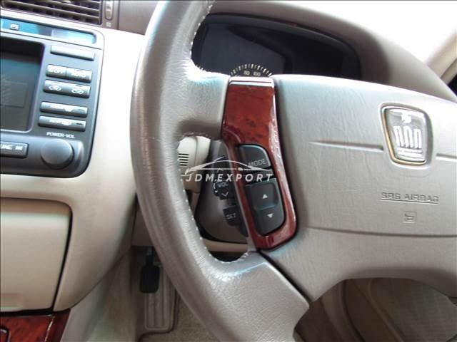 Toyota Crown Majesta 2001 thumbnail 6