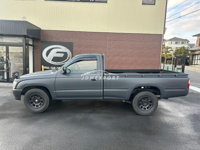 Toyota Hilux 2001 thumbnail 4