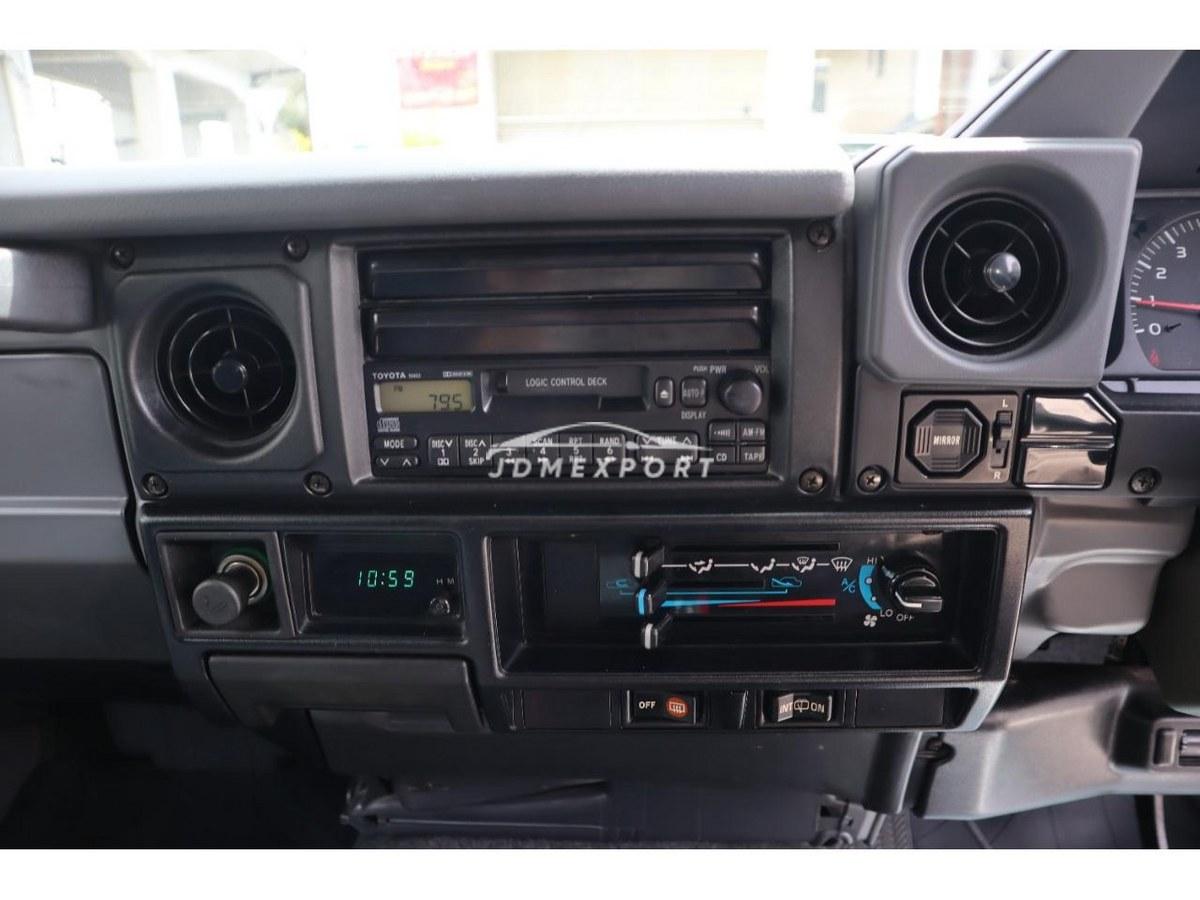 Toyota Land Cruiser 70 2000 thumbnail 32