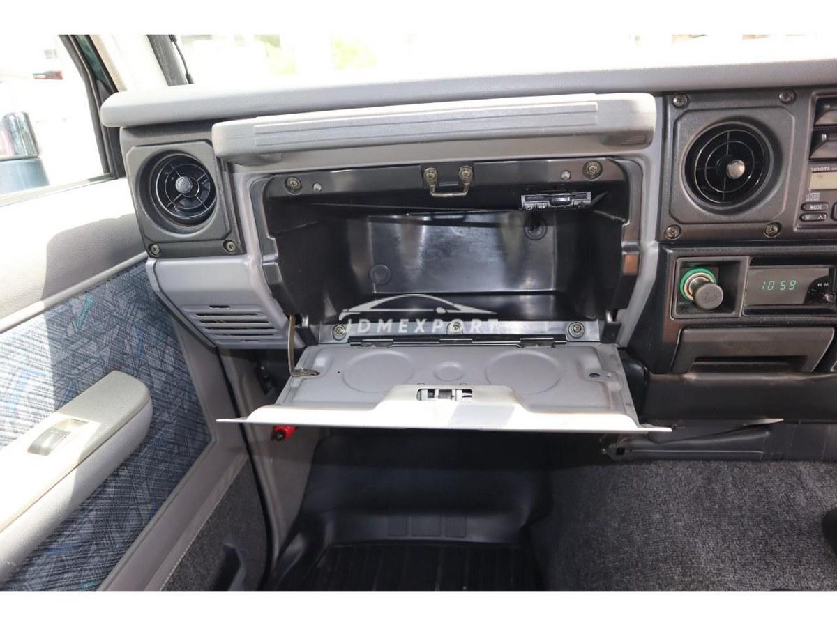 Toyota Land Cruiser 70 2000 thumbnail 34