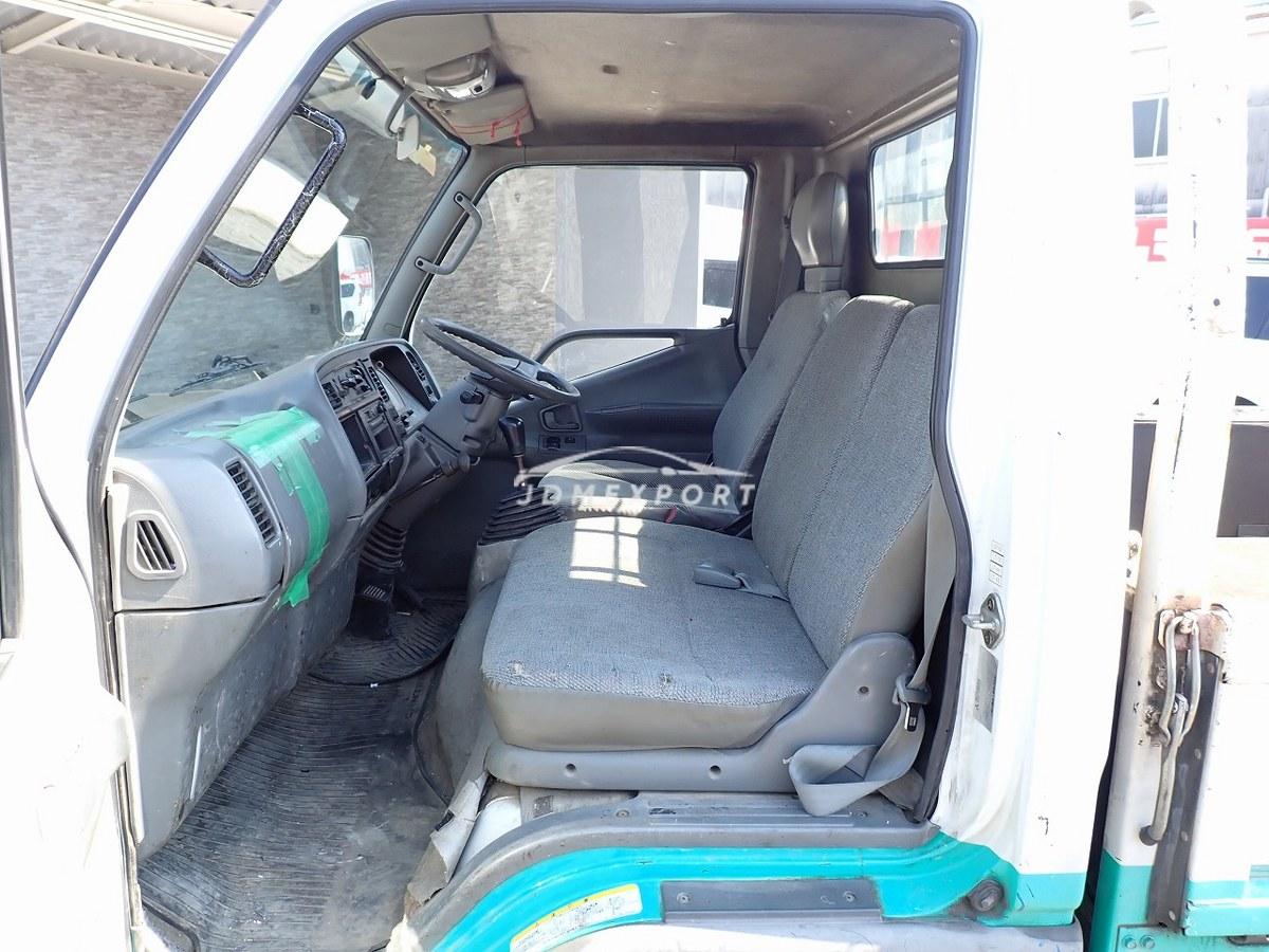 Mitsubishi Fuso Canter 1997 thumbnail 33