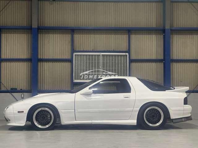 Mazda Savanna RX-7 1990 thumbnail 2