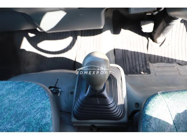 Mitsubishi Fuso Canter 2000 thumbnail 32