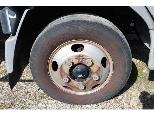 Mitsubishi Fuso Canter 2000 thumbnail 15