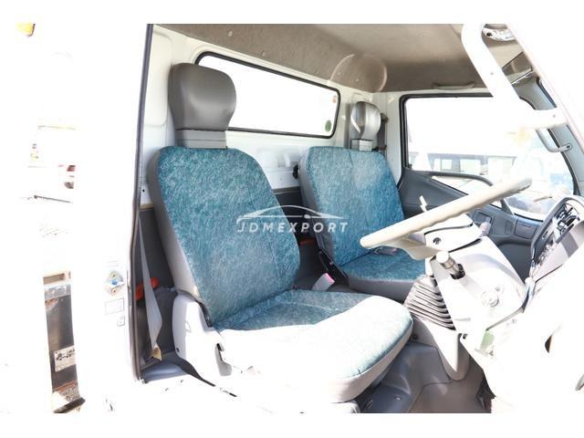 Mitsubishi Fuso Canter 2000 thumbnail 28