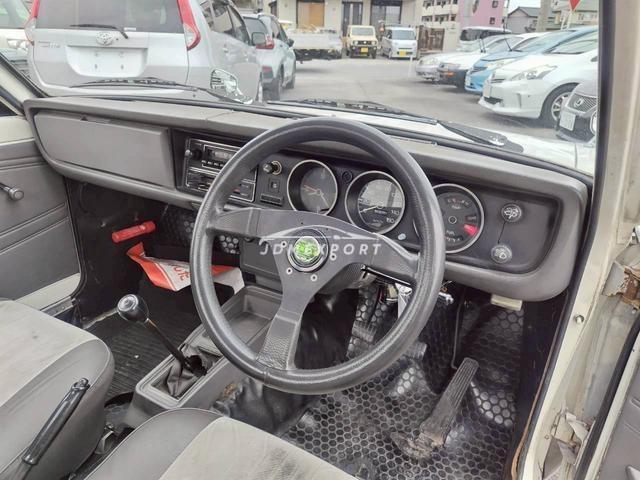 Nissan Sunny Truck 1992 thumbnail 10
