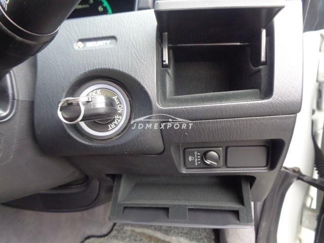 Nissan Gloria Van 2000 thumbnail 9