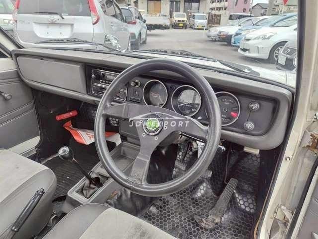 Nissan Sunny Truck 1992 thumbnail 10