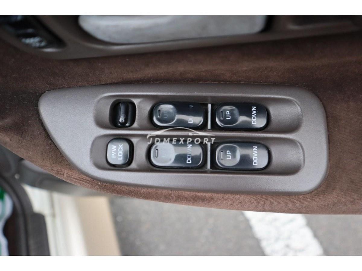 Nissan Laurel 1990 thumbnail 31