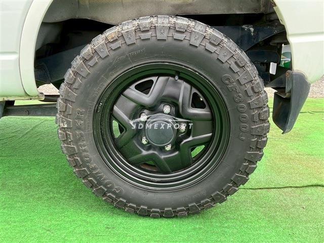 Suzuki Jimny 2000 thumbnail 18