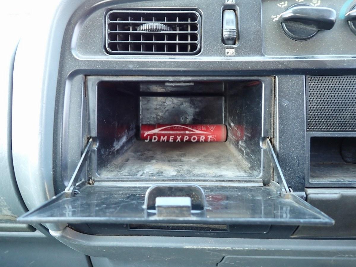 Mitsubishi Fuso Canter 2000 thumbnail 42