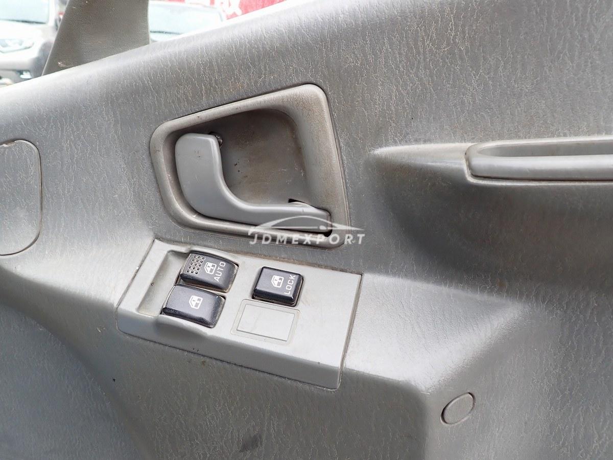 Mitsubishi Fuso Canter 1998 thumbnail 36