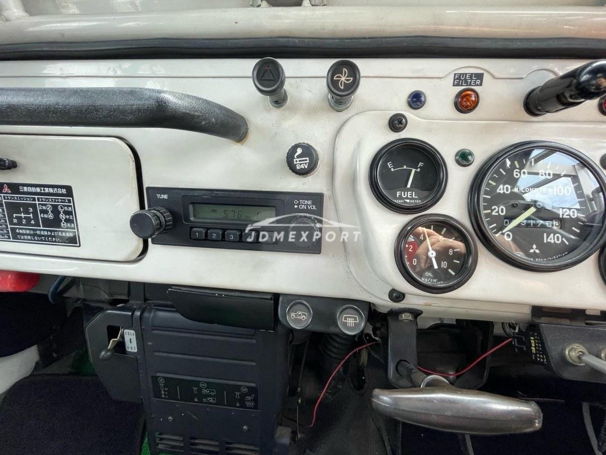 Mitsubishi Jeep 1996 thumbnail 16