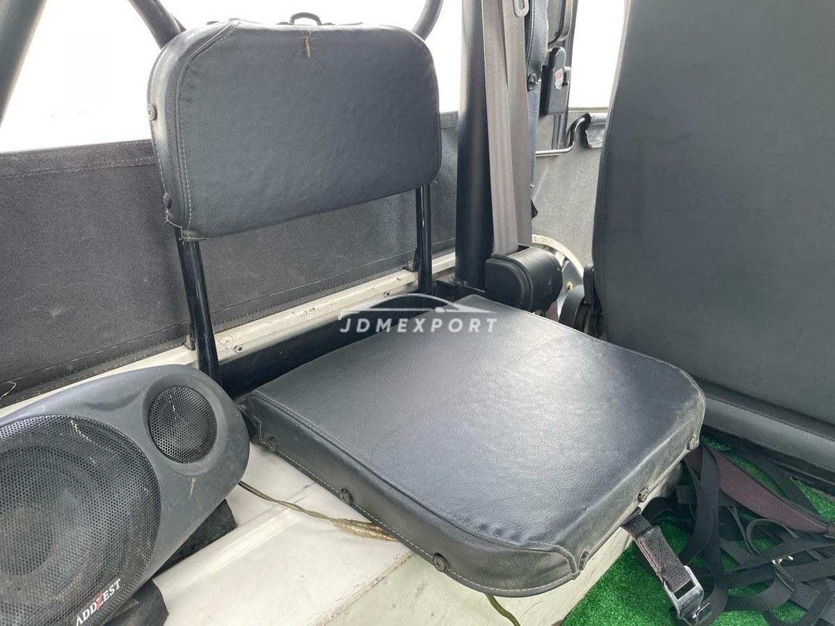 Mitsubishi Jeep 1996 thumbnail 13