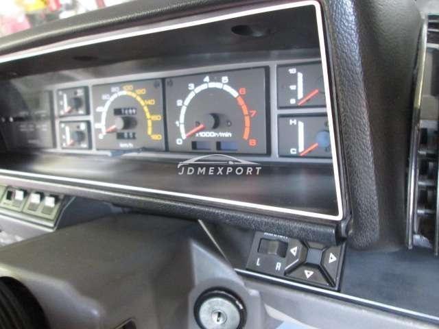 Nissan Bluebird 1982 thumbnail 16