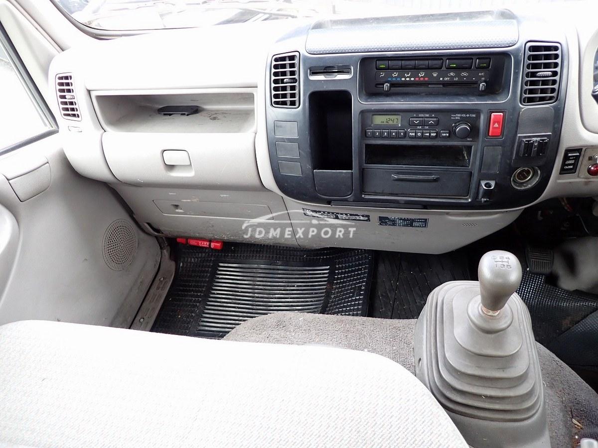 Hino Dutro 2001 thumbnail 30