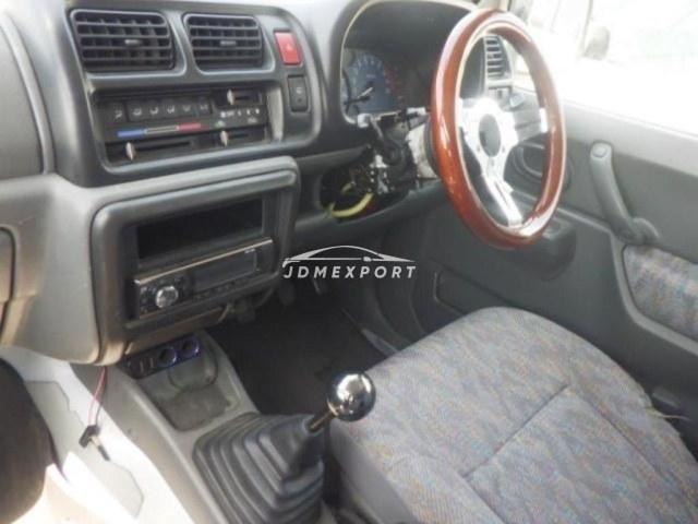 Suzuki Jimny 2001 thumbnail 4