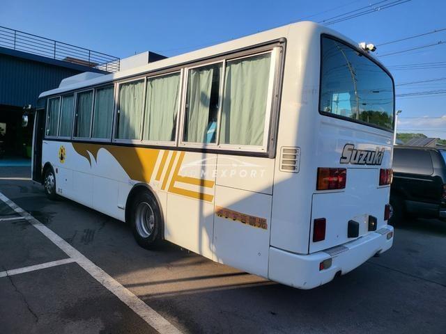 Isuzu Gala 2000 thumbnail 2