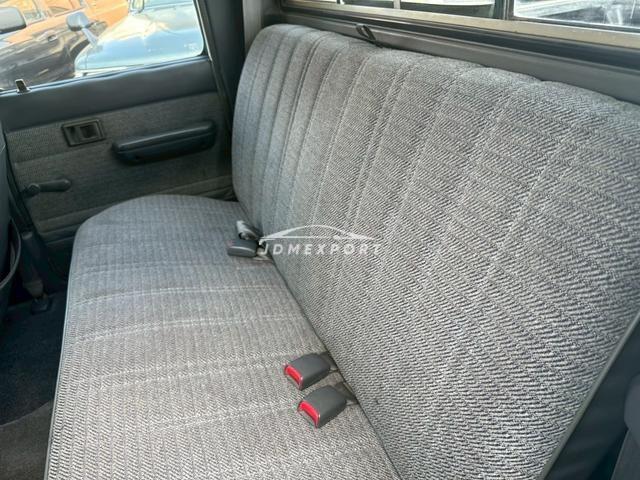 Toyota Hilux Pick Up 1992 thumbnail 35