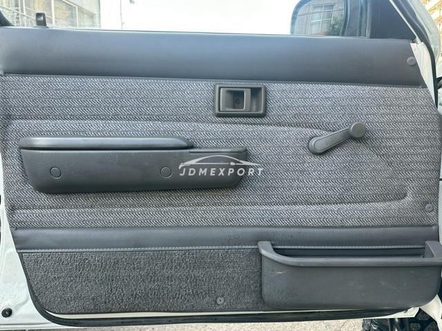 Toyota Hilux Pick Up 1992 thumbnail 28