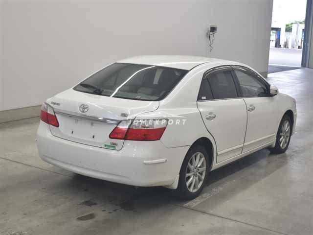 Toyota Premio thumbnail 6