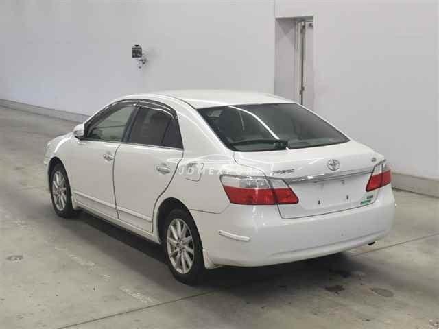 Toyota Premio thumbnail 2