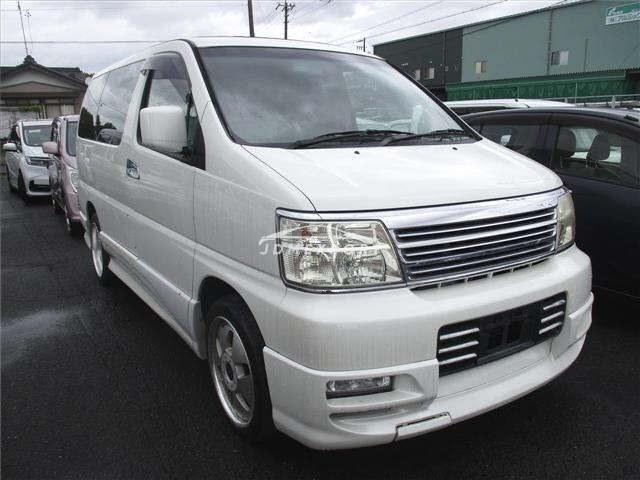 Nissan Elgrand 2001
