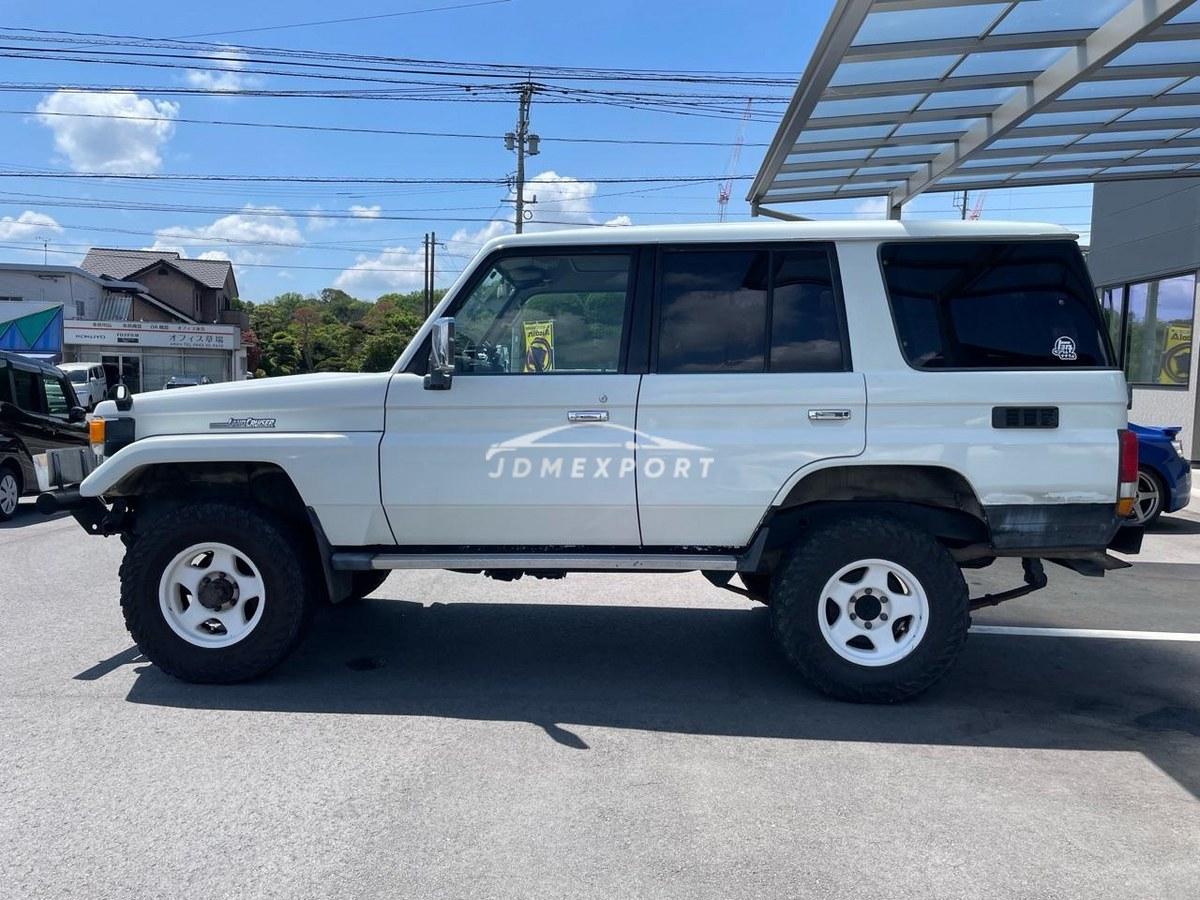 Toyota Land Cruiser 70 1997 thumbnail 3
