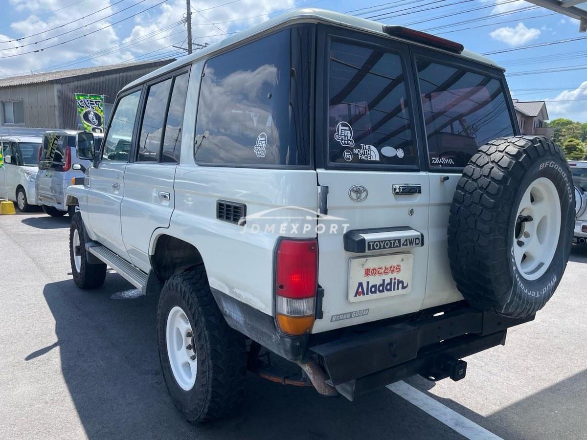 Toyota Land Cruiser 70 1997 thumbnail 2