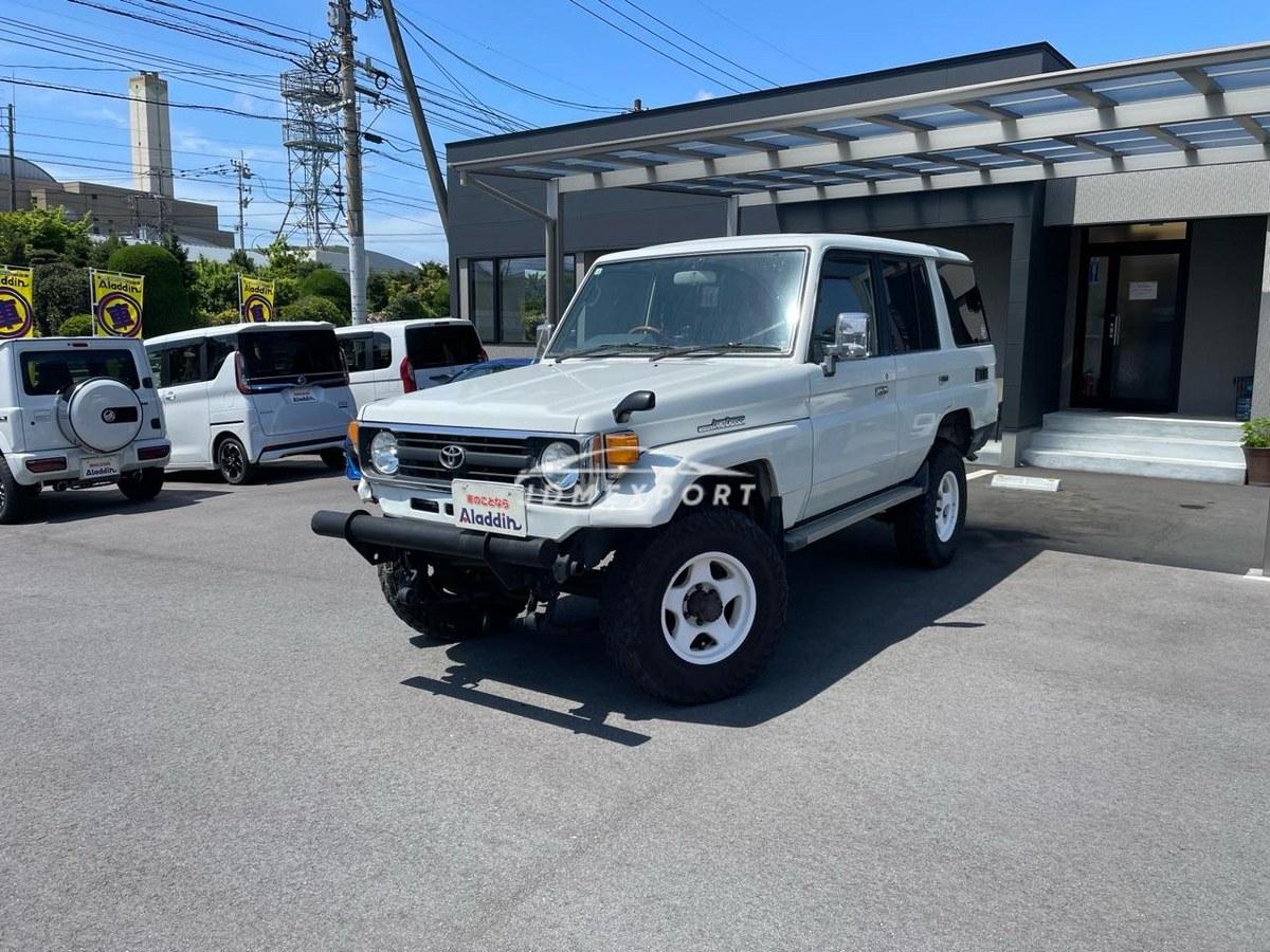 Toyota Land Cruiser 70 1997 thumbnail 16